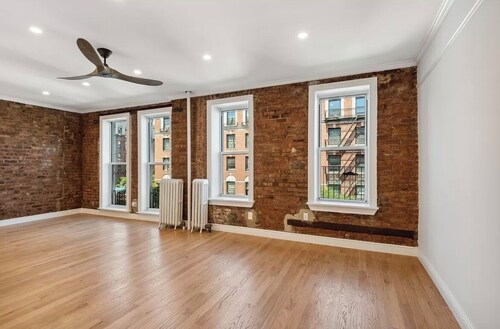 Charming 2-bedroom apartment with AC near park/walking trails