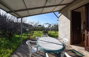 Outdoor dining - 2 bedroom cozy home in Punta Licosa (Punta Licosa)