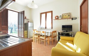 TV - 2 bedroom cozy home in Punta Licosa (Punta Licosa)