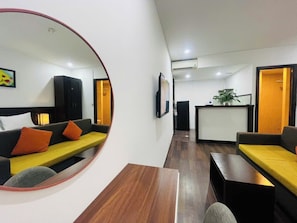 Kahden hengen deluxe-huone, 1 keskisuuri parisänky | Ilmainen Wi-Fi