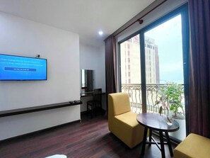 Deluxe Double Room, Partial Sea View - Emily Beach Hotel & Apartment (Ngu Hanh Son)