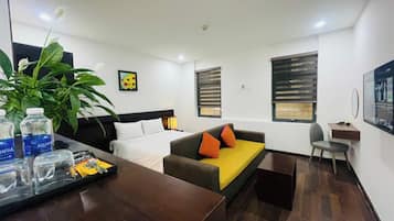 ๋๋ญ์ค ๋๋ธ๋ฃธ, ํธ์ฌ์ด์ฆ์นจ๋ 1๊ฐ | ๋ฌด๋ฃ WiFi