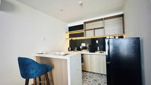 Executive-Doppelzimmer, Terrasse, Meerblick | Minibar, Schreibtisch, Verdunkelungsvorhänge, kostenloses WLAN