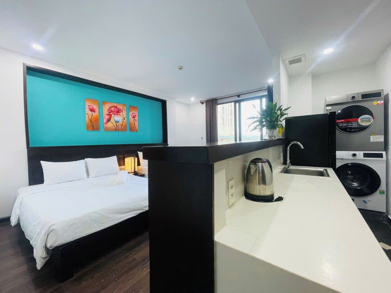 Familieværelse - balkon - delvis havudsigt | Gratis Wi-Fi