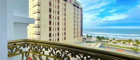 Deluxe Double Room, Partial Sea View | Property grounds