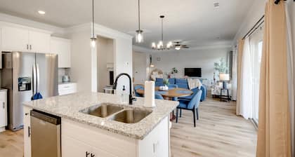 Luxury Retreat/ Augusta/Masters/Spacious/Sleeps 10