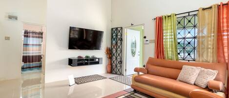 House | 8 bedrooms