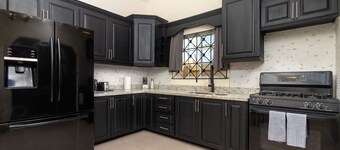 8 베드룸 오아시스, 드랙스홀, 수영장, 체육관, 놀이터