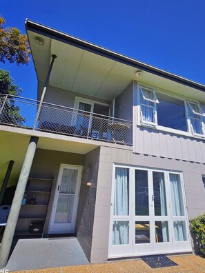 Exterior - Mount Maunganui - Bach Kiwi Style (Mount Maunganui)