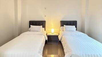 Meja, seterika/papan seterika, Wi-fi percuma