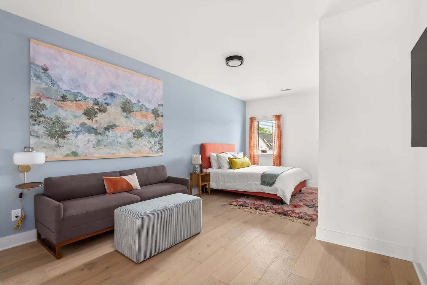 Schreibtisch, Bügeleisen/Bügelbrett, Reisekinderbett, kostenloses WLAN