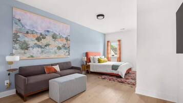 2 bedrooms, iron/ironing board, travel cot, free WiFi
