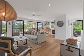 TV - The Reid Residence - Merimbula (Merimbula)