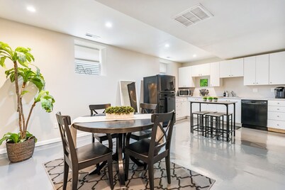 Irving Park Place, Close to Moda Center