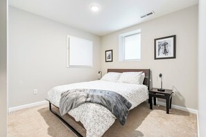 2 bedrooms, Internet, bed sheets