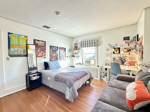 5 bedrooms, desk, iron/ironing board, free WiFi