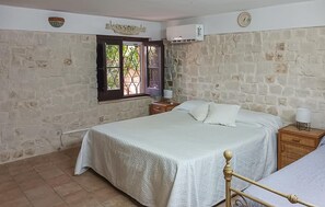 3 bedrooms, free WiFi - 3 bedroom nice home in Cava D'aliga (Cava D'aliga)