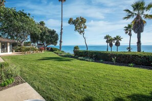 Property grounds - Beautiful Home above Mesa Bluffs (Santa Barbara)