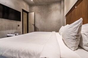Deluxe Apartment, Balcony | In-room safe, blackout drapes, iron/ironing board, free WiFi - Jungle Vista Boutique Suites Ubud (Ubud)