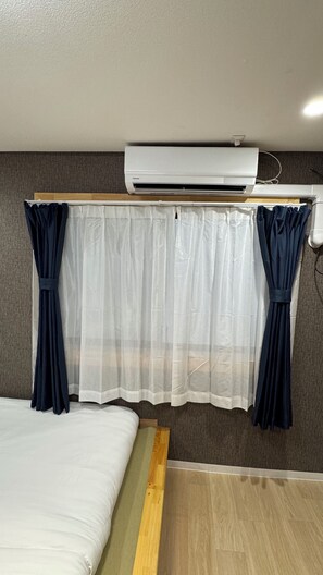 Classic Triple Room | Desk, laptop workspace - Ruka Tennoji Hotel (Osaka)