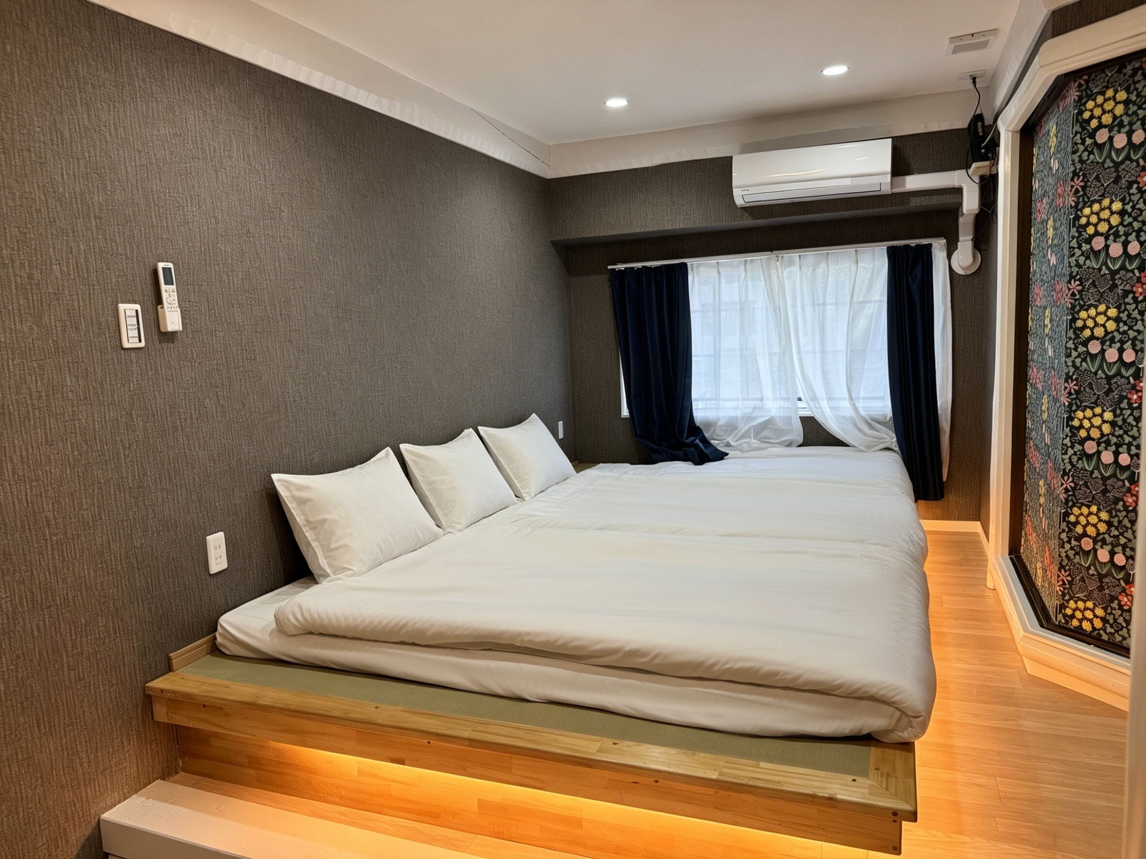 Comfort Triple Room | Desk, laptop workspace