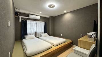 Comfort Twin Room | Desk, laptop workspace