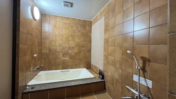 Comfort Triple Room | Private spa tub