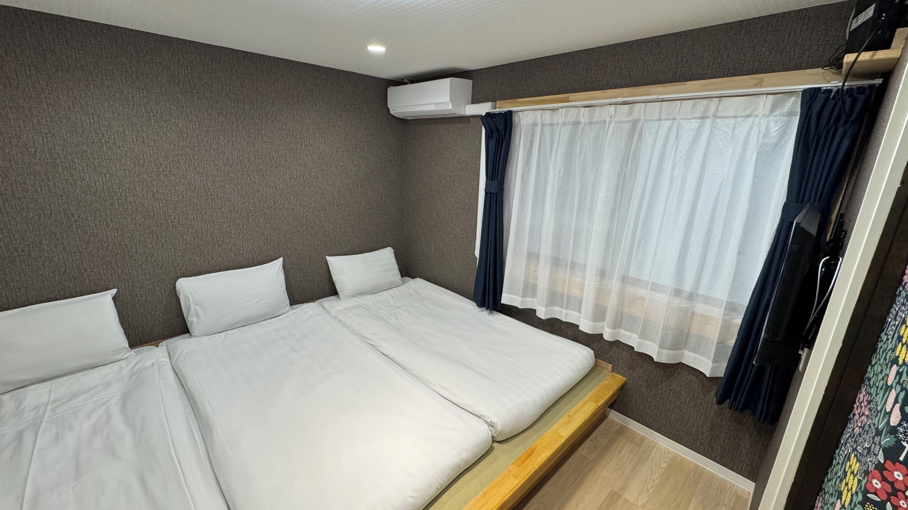 Comfort Triple Room | Desk, laptop workspace