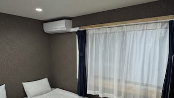 Comfort Triple Room | Desk, laptop workspace