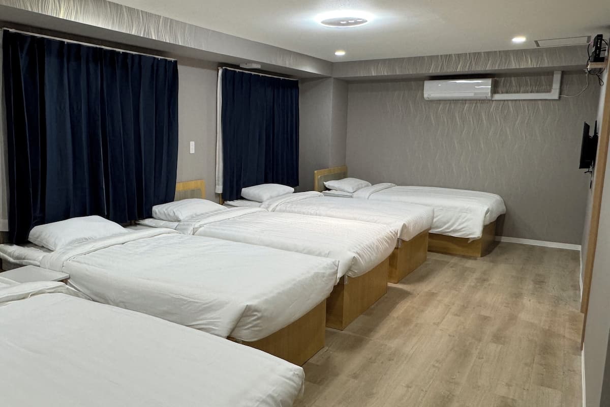 Executive Room | Desk, laptop workspace