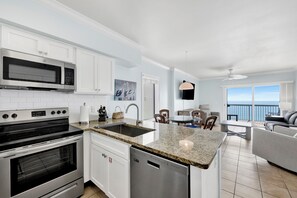 Fridge, microwave, oven, stovetop - Pet-Friendly Gulf-Front Penthouse! East Corner Balcony-Caribbean 801 (Gulf Shores)