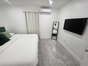 1 bedroom, WiFi, bed sheets - Studio Margarita–Cozy 1BR - Private - Near Airport (Hialeah)