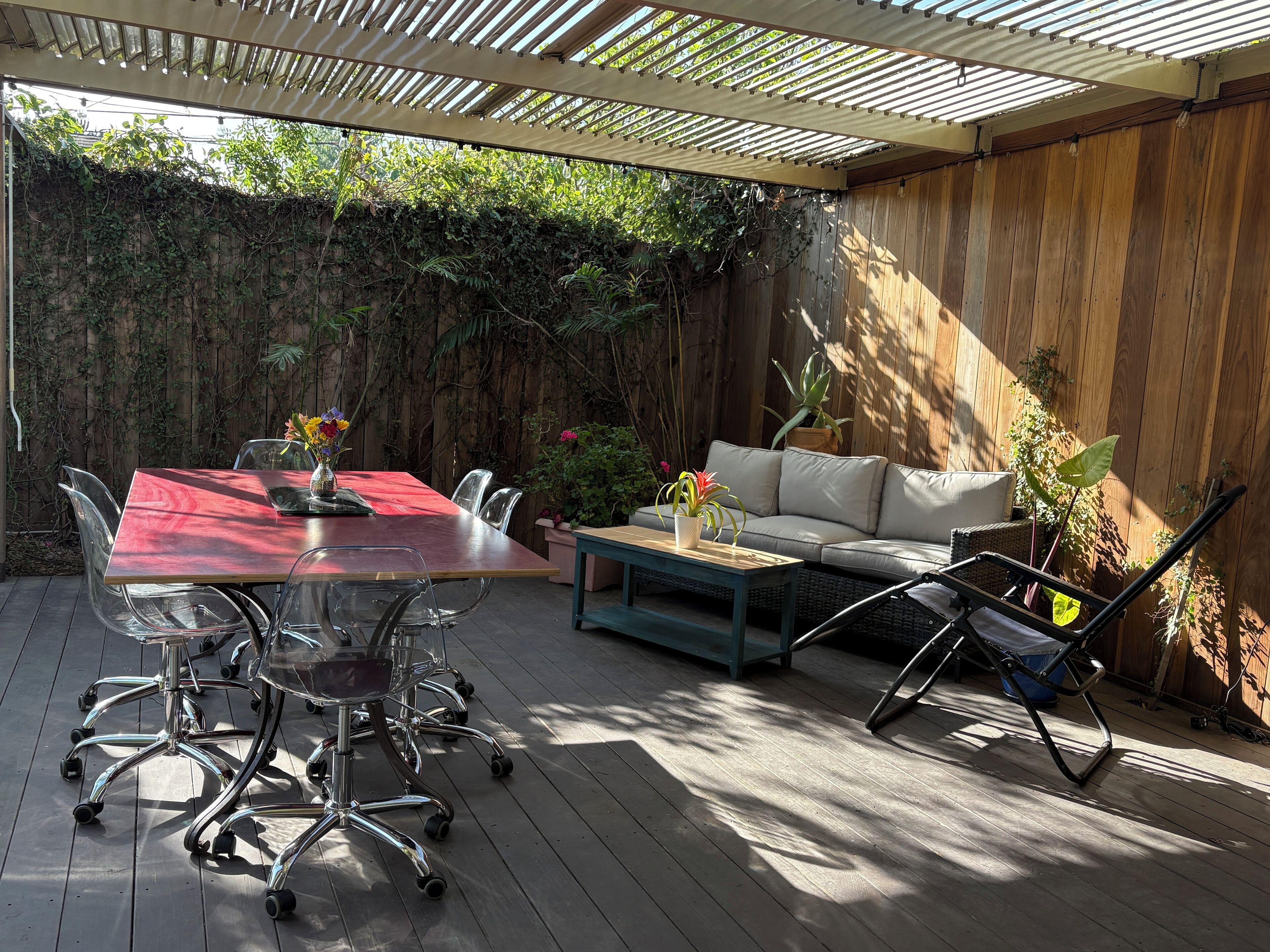 Outdoor dining