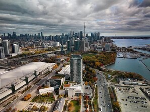 Unclassified image, 3 of 7, button - Modern Waterfront Stay (Toronto)