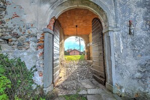 Exterior detail - Al Vecchio Castello, Leggiuno, Italy (Leggiuno)