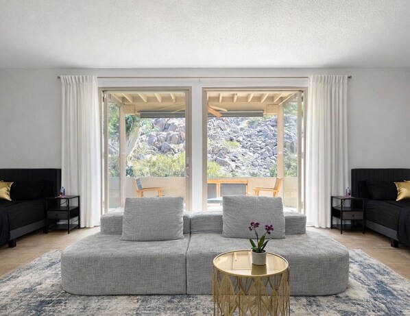 Unclassified image, 1 of 22, button