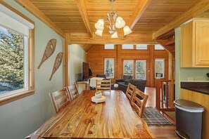 Dining - Three Little Bears Cabin - Riverfront -  Pet Friendly (Pagosa Springs)