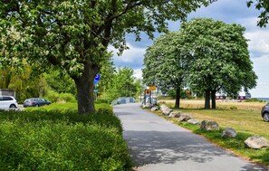 Property grounds - Pet friendly home in Gärsnäs with WiFi (Gärsnäs)