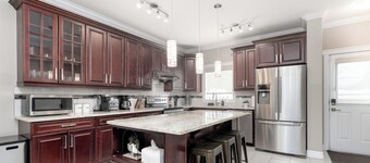 Mckernan | Garage Parking | A/C