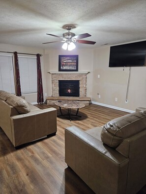 Unclassified image, 2 of 13, button - Enjoyable 5-bedroom house with  hot tub in  Indianapolis.  9 min  to airport. (Indianapolis)