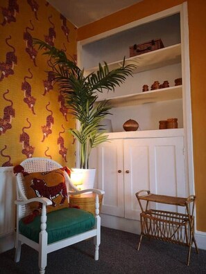 Interior - Family flat. Central Bath. Free on site Parking (Bath)