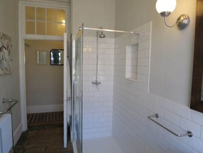 Hair dryer - Central Bath. Large Georgian Apt. Private parking (Bath)