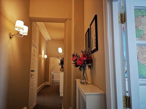 Interior - Beautiful 2 bed Georgian Flat. Private Parking (Bath)