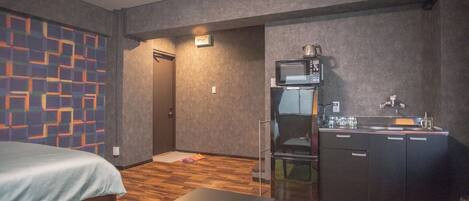 アイロン / アイロン台、WiFi (無料)、ベッドシーツ