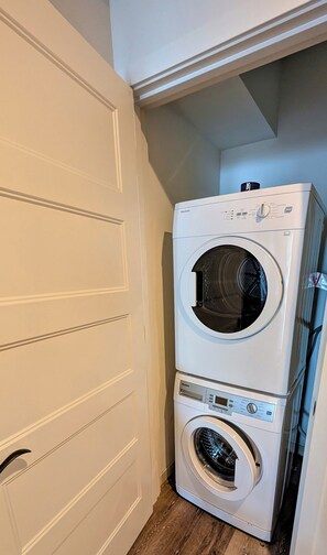 Unclassified image, 5 of 10, button - Cozy, 1-bdrm condo over the water in downtown Coupeville; fully equipped kitchen (Coupeville)