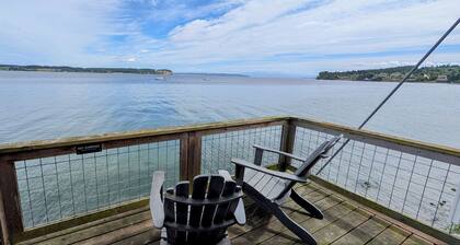 Cozy, 1-bdrm condo over the water in downtown Coupeville; fully equipped kitchen