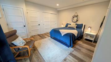 Iron/ironing board, WiFi, bed sheets