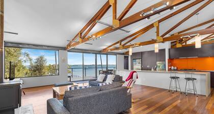 Pindimar Beach Sanctuary – Absolute Beachfront