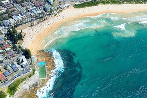 Beach - Dee Why Beachside 2BR with AC | 3min Walk to Beach (Dee Why)