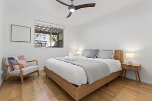 Desk, iron/ironing board, WiFi, bed sheets - Dee Why Beachside 2BR with AC | 3min Walk to Beach (Dee Why)